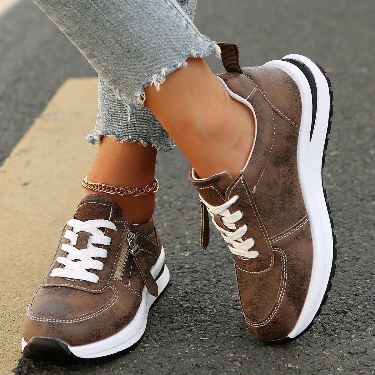 Chaussures à lacets de couleur unie
